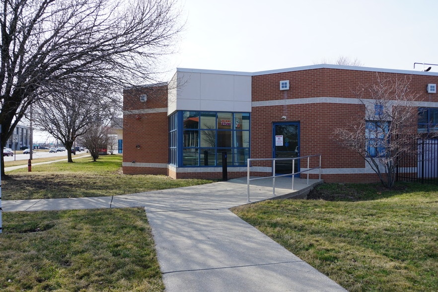 More Photos Of 15900 Snow Rd, Brook Park Medical For Lease