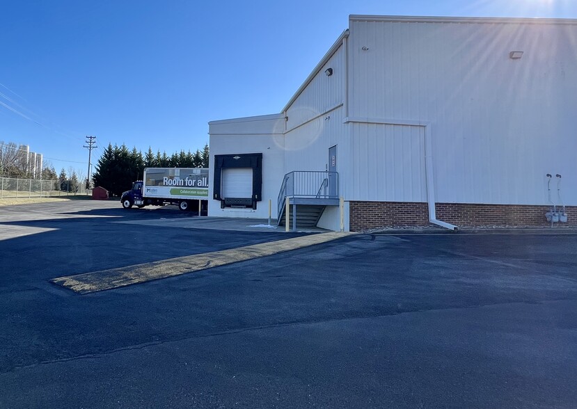 More Photos Of 161 Commonwealth Ct, Winchester Flex For Sale