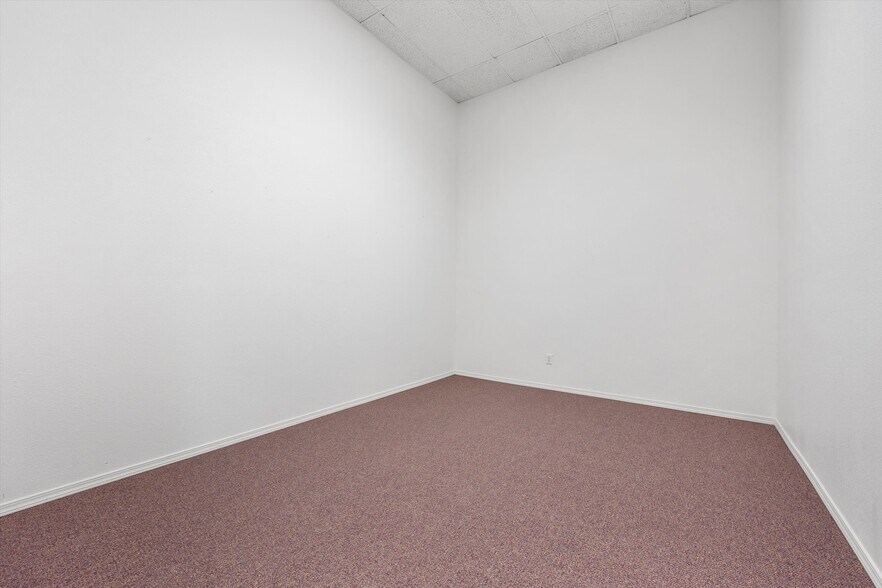 More Photos Of 6701 Niles St, Bakersfield Daycare Center For Sale