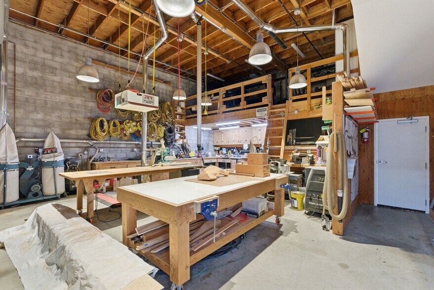 More Photos Of 1401 Old County Rd, San Carlos Manufacturing For Sale
