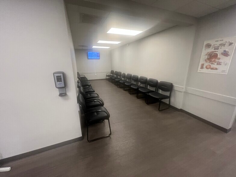 More Photos Of 15099 Kamana Rd, Apple Valley Medical For Lease