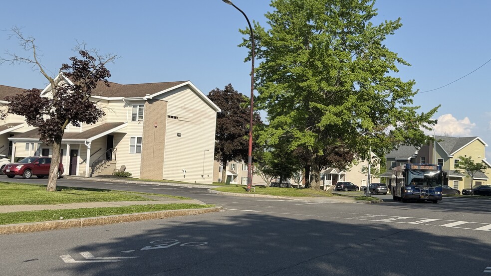 More Photos Of Capital Woods, Albany Apartments For Sale