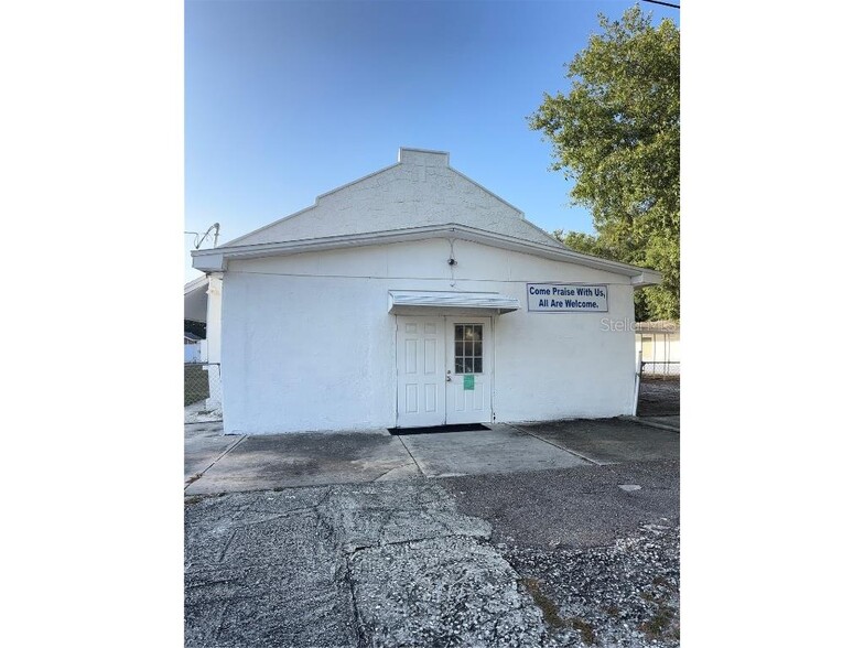 Primary Photo Of 1608 E Genesee St, Tampa Religious Facility For Sale