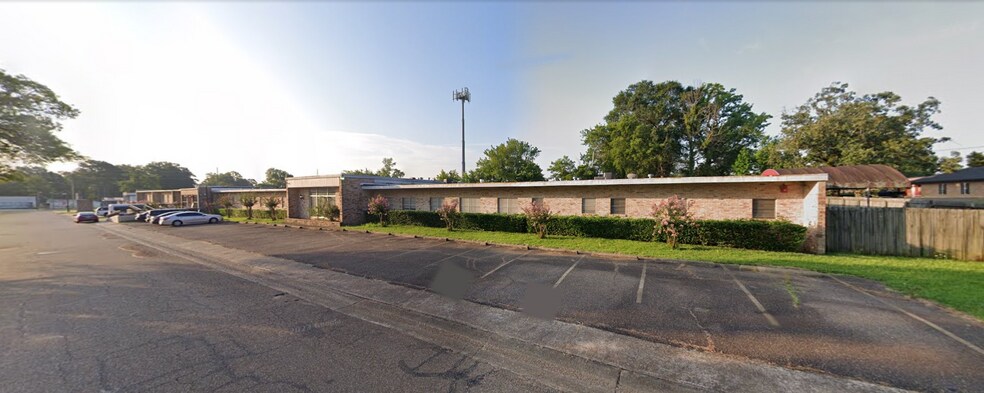 More Photos Of 1100 E 36th St, Texarkana Healthcare For Sale
