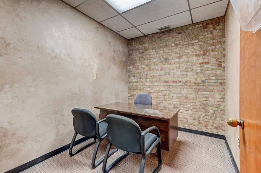 More Photos Of 3311 Burlington Rd, Greensboro Office For Sale