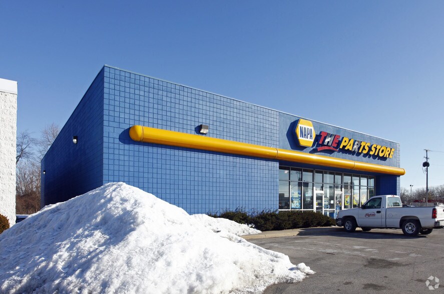 More Photos Of 5240 Heatherdowns Blvd, Toledo Freestanding For Sale