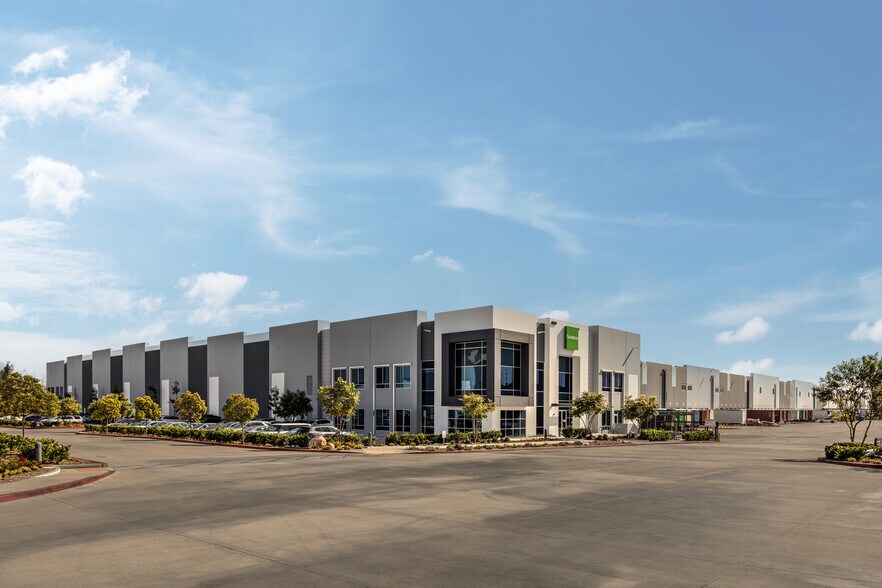 More Photos Of 4200-4250 Shirley Ave, El Monte Distribution For Lease