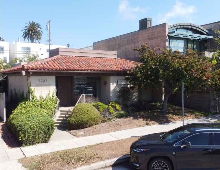 Primary Photo Of 7737 Herschel Ave, La Jolla Medical For Lease