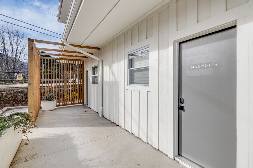 More Photos Of 4102 Soco Rd, Maggie Valley Hotel For Sale