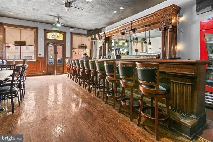 More Photos Of 2112 Fleet St, Baltimore Bar For Sale