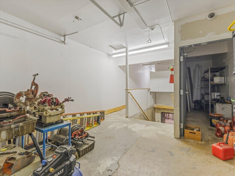 More Photos Of 1355 W 465 S, Orem Manufacturing For Sale