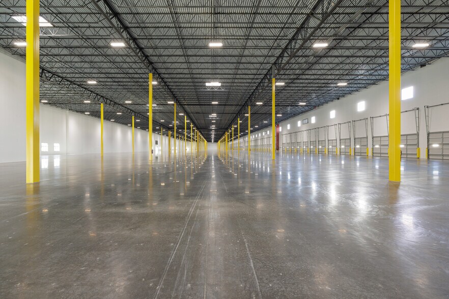 More Photos Of 9876 Air Commerce Pky, Orlando Unknown For Lease