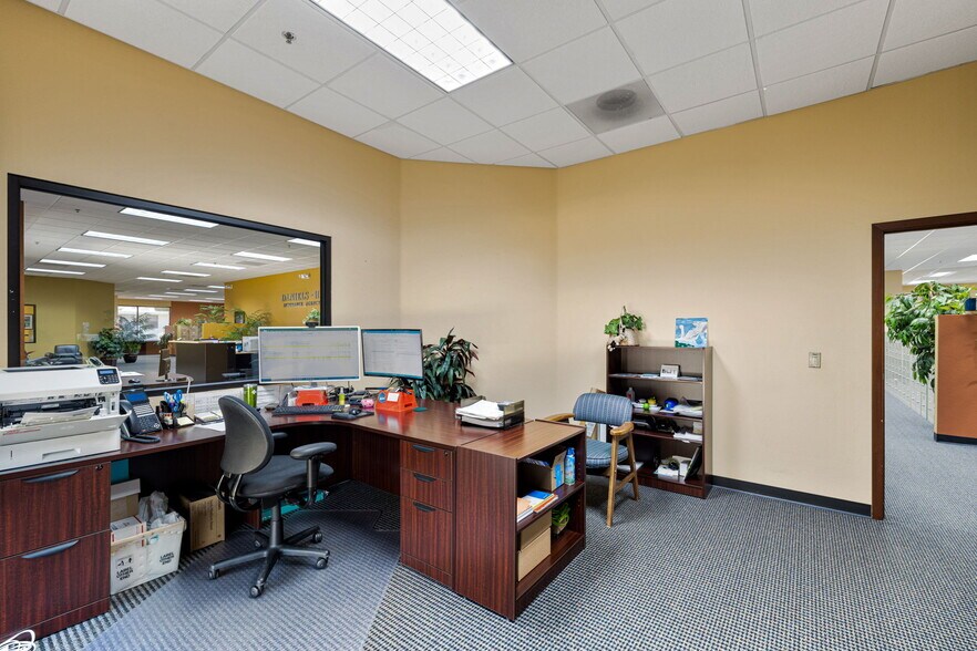 More Photos Of 550 S Paseo Dorotea, Palm Springs Medical For Sale