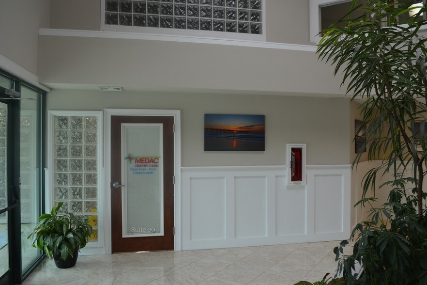 More Photos Of 1442 Military Cutoff Rd, Wilmington Medical For Lease