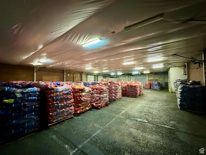 More Photos Of 848 S 2000 W, Syracuse Unknown For Lease