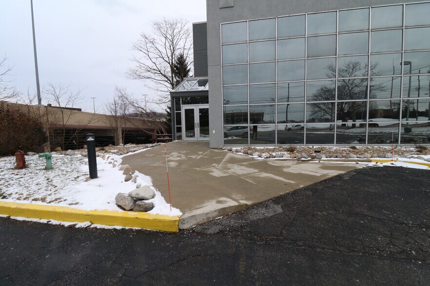 More Photos Of 6731 Ridge Rd, Parma Medical For Sale