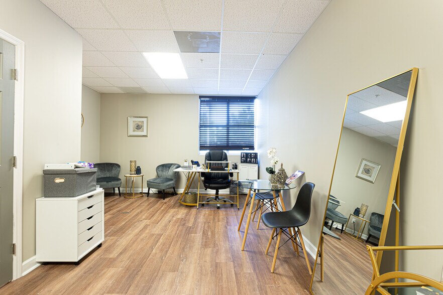 More Photos Of 12959 Palms West Dr, Loxahatchee Medical For Sale