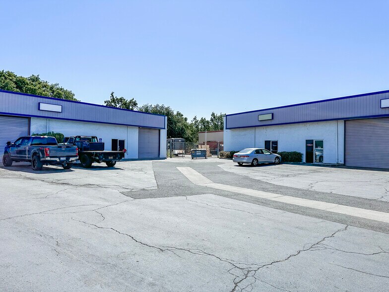 More Photos Of 801 Davis St, Vacaville Warehouse For Lease