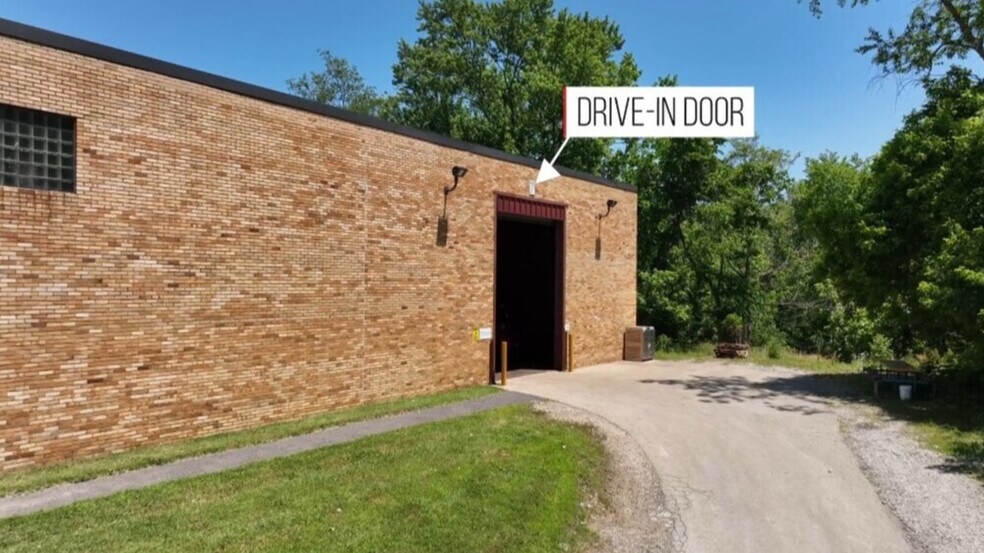 More Photos Of 2301 W Pike St, Houston Manufacturing For Lease