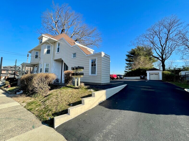 Primary Photo Of 430 Macdade Blvd, Collingdale Apartments For Sale