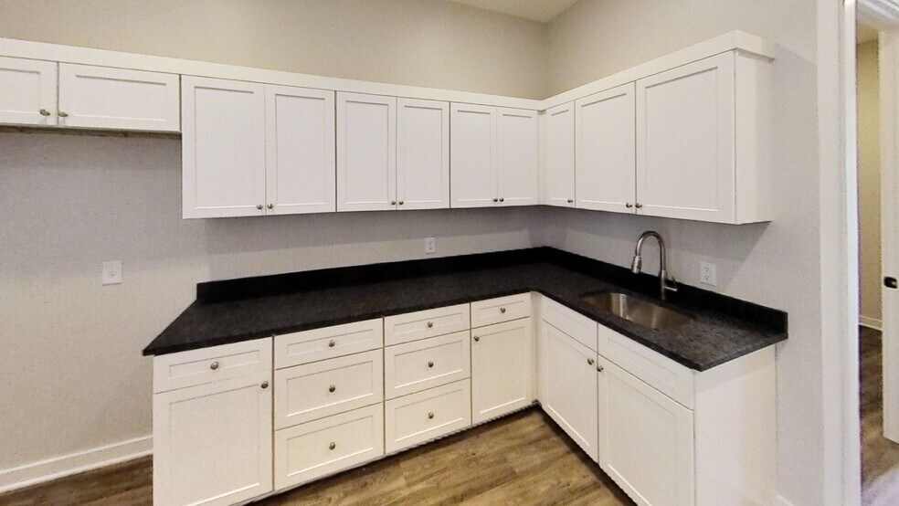 More Photos Of 6110 McFarland Station Dr, Alpharetta Office For Sale