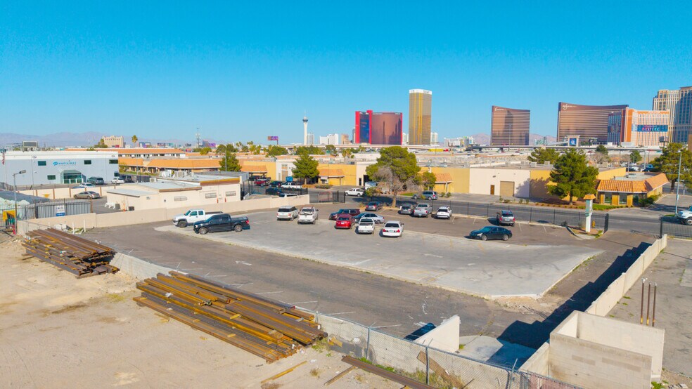 More Photos Of 3635 Polaris Ave, Las Vegas Industrial For Lease