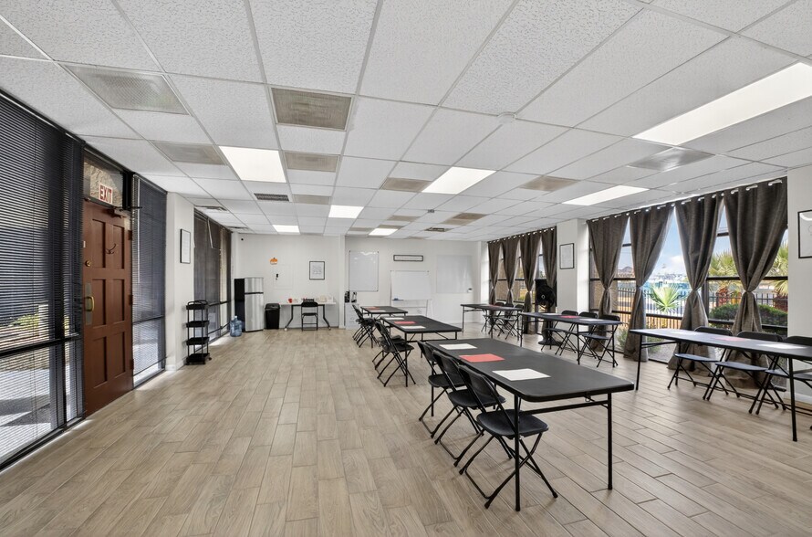 More Photos Of 2920 N 24th Ave, Phoenix Office For Sale