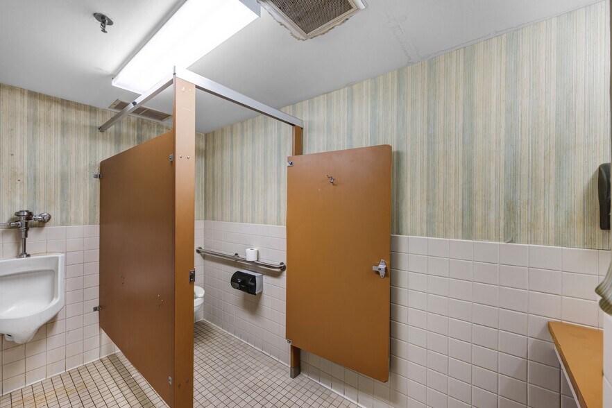 More Photos Of 116 N Church St, Jackson Office For Lease