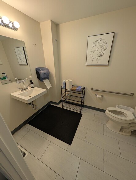 More Photos Of 7402 Drexel Rd, Philadelphia Storefront Retail Residential For Lease