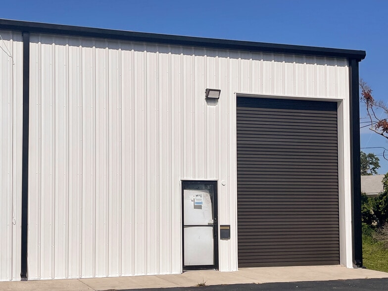 More Photos Of 208 14th St N, Saint Petersburg Warehouse For Lease
