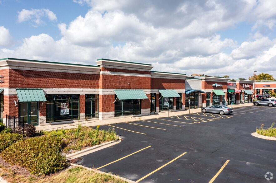 Primary Photo Of 2820 S Highland Ave, Lombard General Retail For Lease