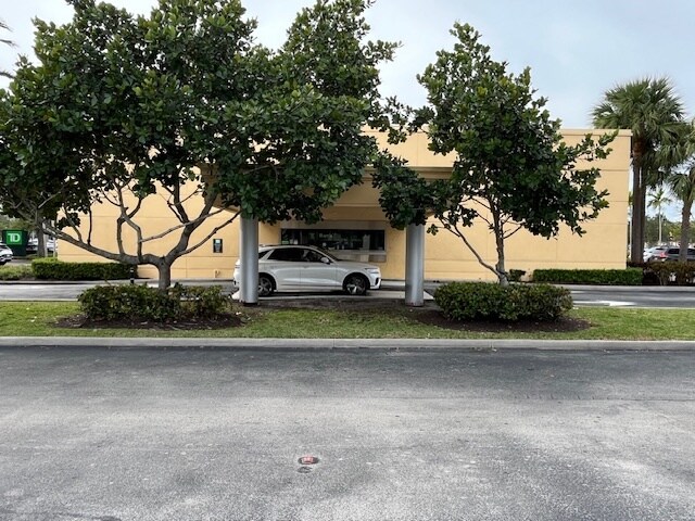 More Photos Of 3325 W Hillsboro Blvd, Deerfield Beach Bank For Lease