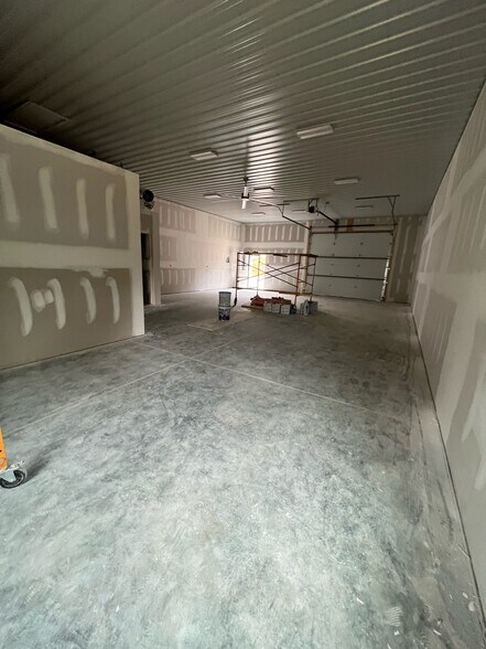 More Photos Of 3139 N Westbury Village Dr, Bloomington Light Distribution For Lease