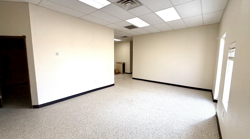 More Photos Of 9503 E County Road 97, Midland Warehouse For Lease