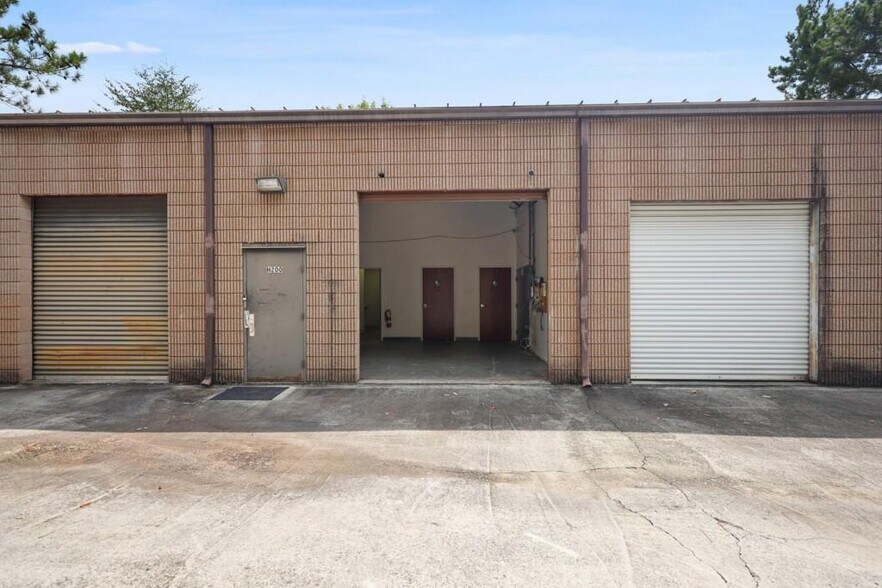 Primary Photo Of 3120 Medlock Bridge Rd, Peachtree Corners Light Distribution For Lease