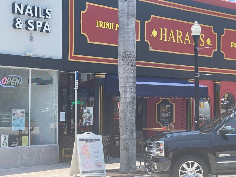 More Photos Of 1820 S Young Cir, Hollywood Restaurant For Sale