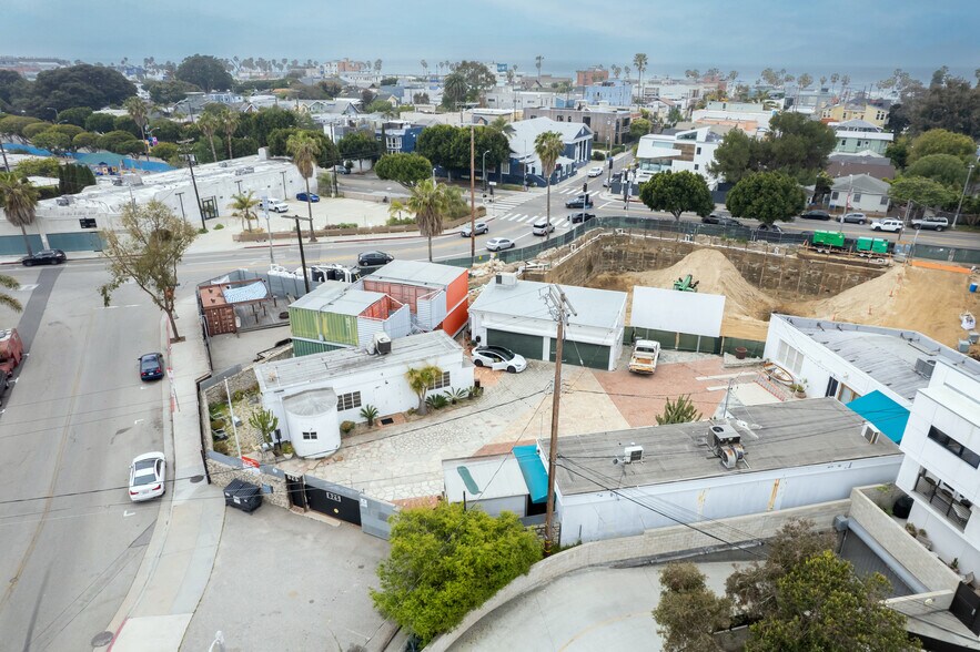 More Photos Of 891 Abbot Kinney Blvd, Venice Loft Creative Space For Sale
