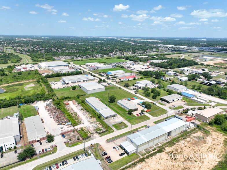 More Photos Of 15060 West Dr, Houston Manufacturing For Lease