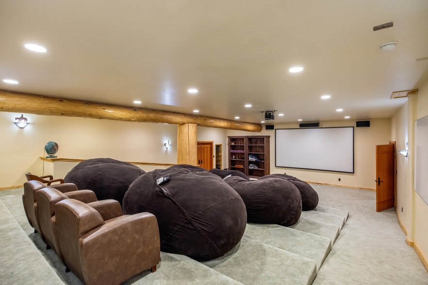 More Photos Of 1613 Black Canyon Rd, Heber Lodge Meeting Hall For Sale