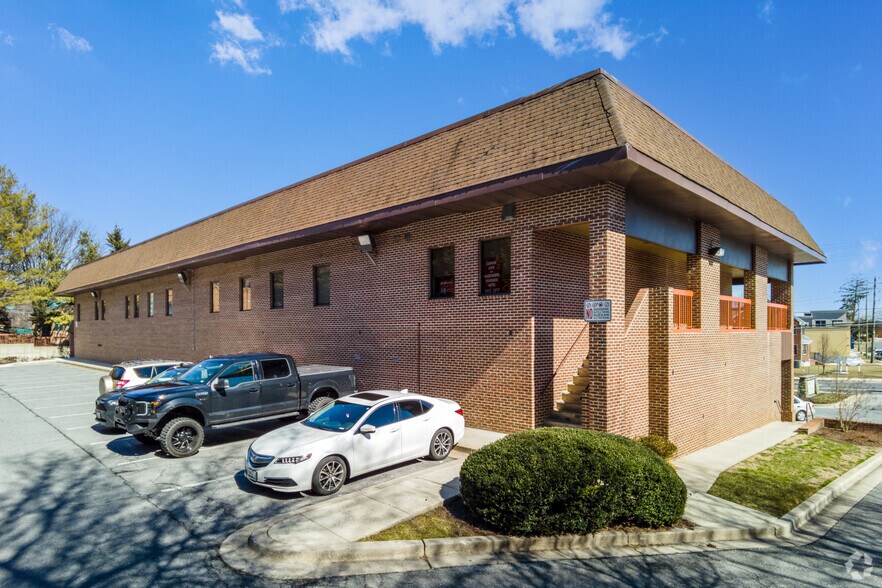 More Photos Of 18200 Georgia Ave, Olney Office For Lease