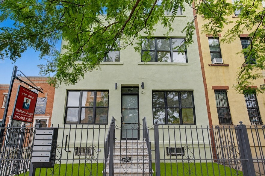 More Photos Of 124 Grove St, Brooklyn Apartments For Sale