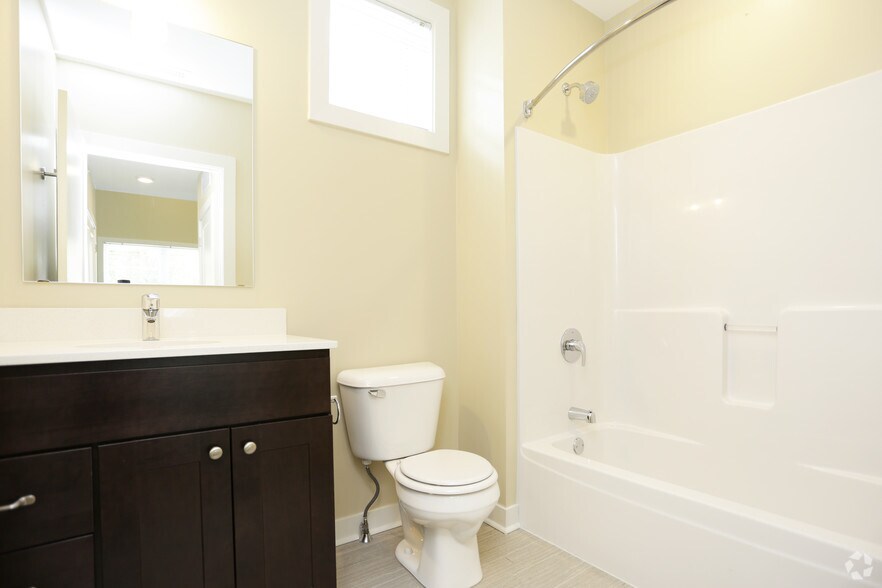 More Photos Of 1059 Wealthy St SE, Grand Rapids Apartments For Lease