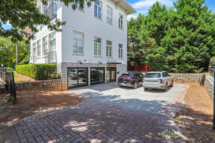 More Photos Of 1074 Ponce De Leon Ave, Atlanta Office For Sale