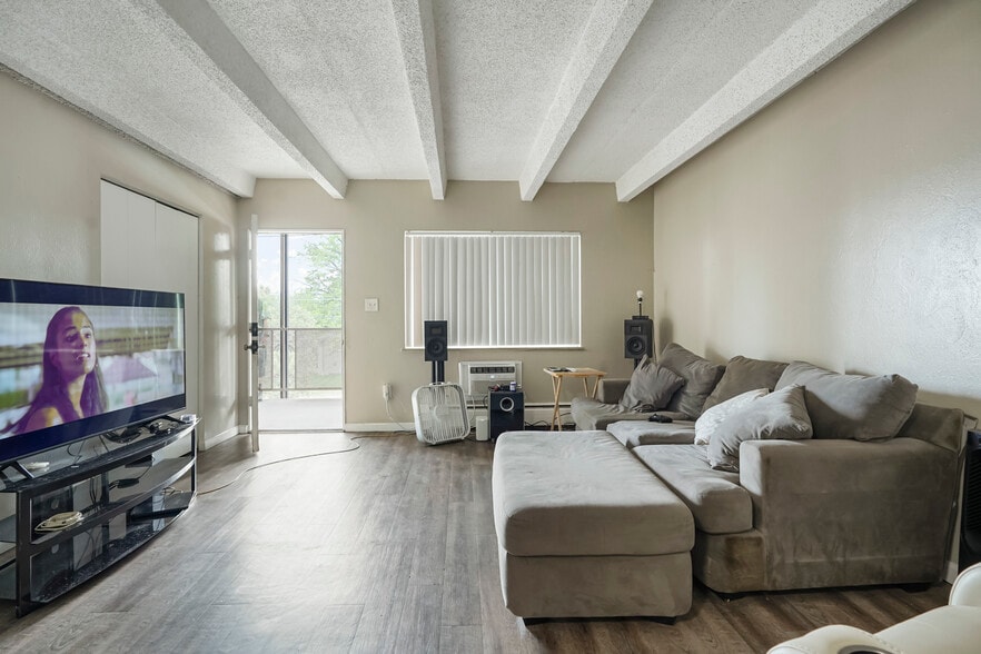 More Photos Of 7300-7310 W 10th Ave, Lakewood Apartments For Sale