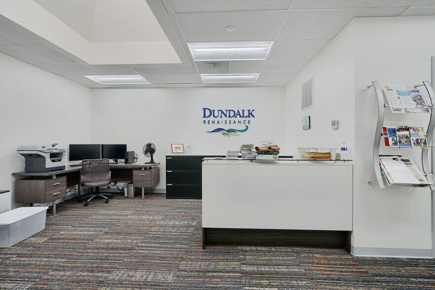 More Photos Of 11 Center Pl, Dundalk Office For Sale
