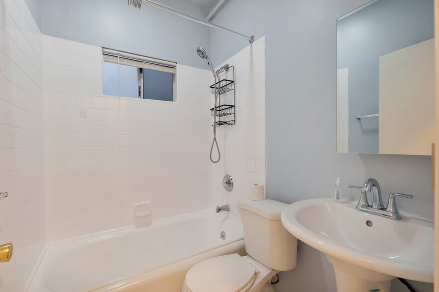 More Photos Of 1001-1005 S Central Ave, Glendale Apartments For Sale