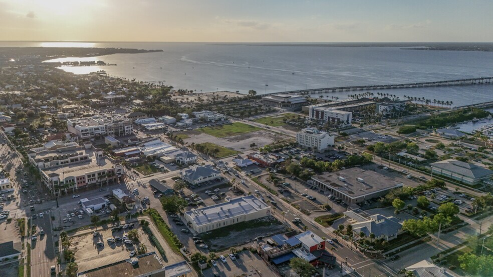 More Photos Of 121 E Marion Ave, Punta Gorda Storefront Retail Office For Sale