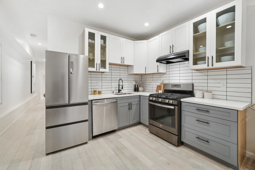 More Photos Of 17-19 Card Aly, San Francisco Apartments For Sale