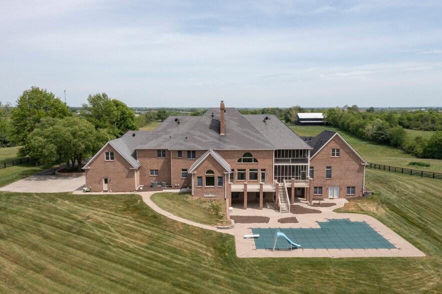 More Photos Of 4664 Lexington Rd, Winchester Specialty For Sale