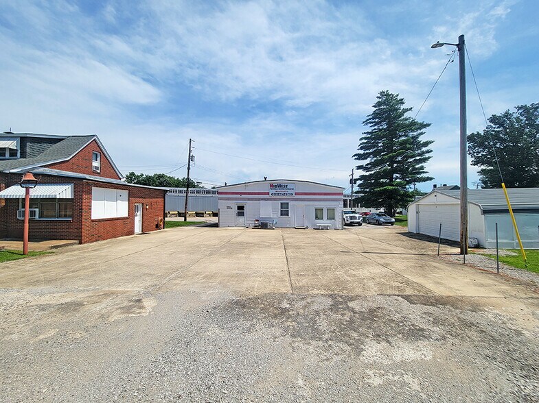 More Photos Of 118 N 16th St, Belleville Industrial For Sale
